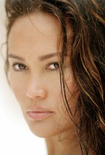 tia carrere